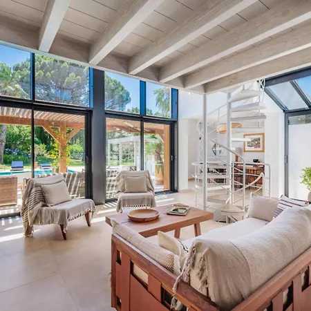 Avec Piscine Chauffee, Proche Saint-tropez Et Plages Villa Gassin